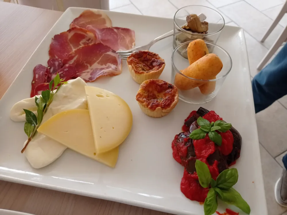 Antipasto viaggio nel Cilento al Ristorante Heraion di Novi Velia